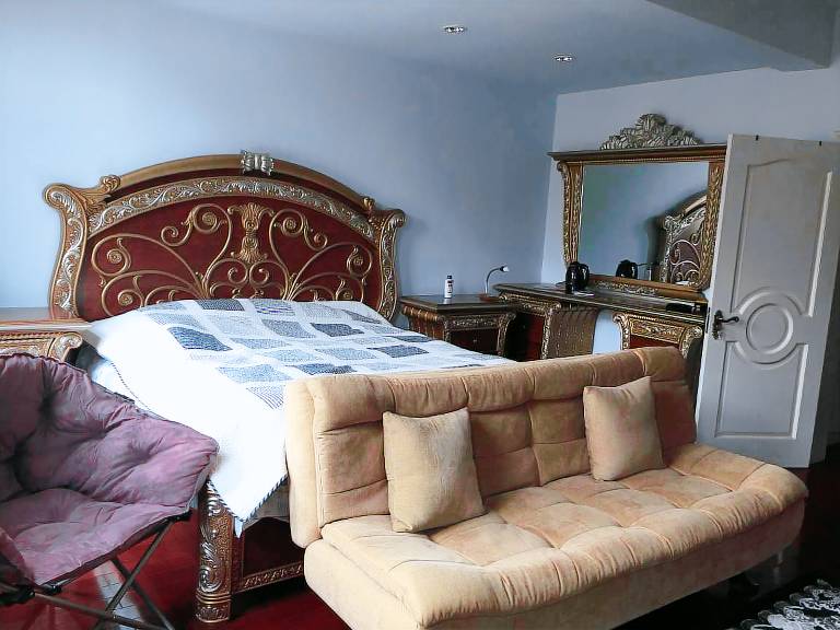 Villa with garden — photo 2