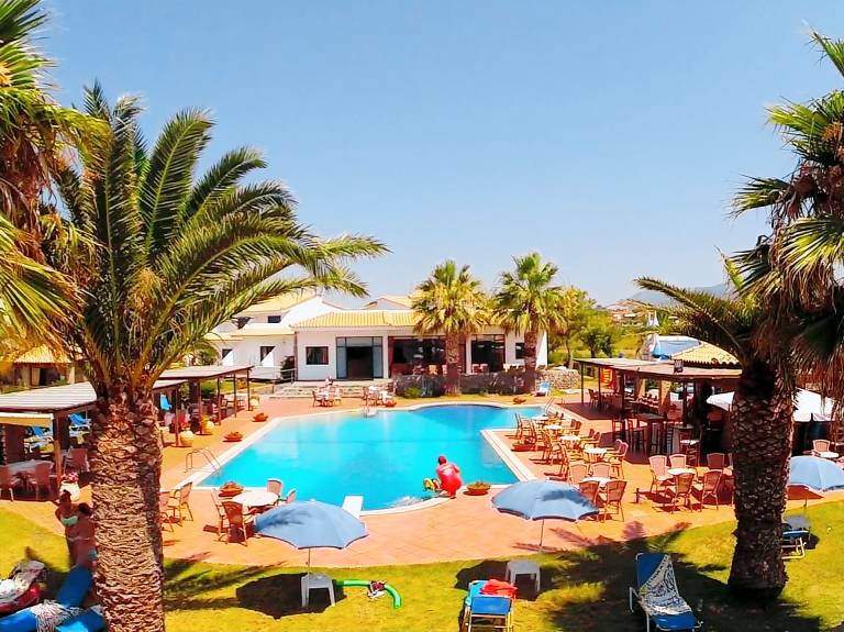 Hotel Oasis in Trifylia