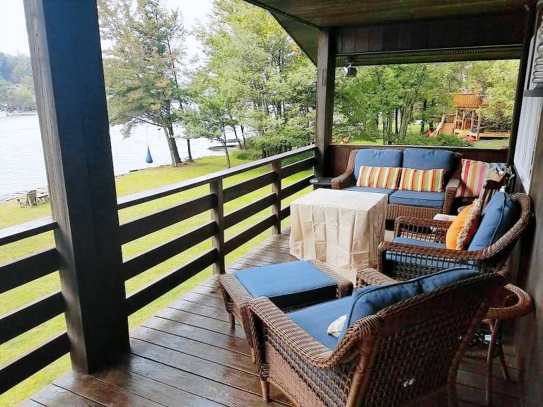 Chalet Lake Harmony