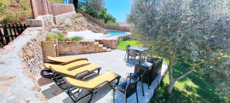 Villa with grill, garden & pool — photo 3