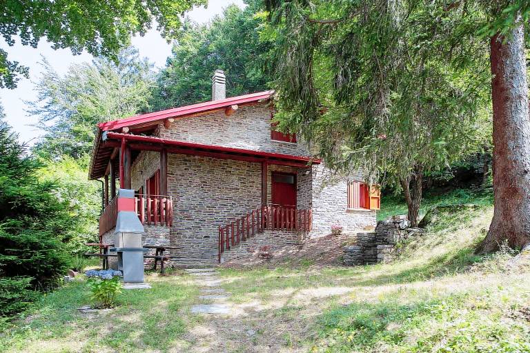 Beautiful house with fast internet, terrace & barbecue | Lake view | Pet-friendly in Sondrio