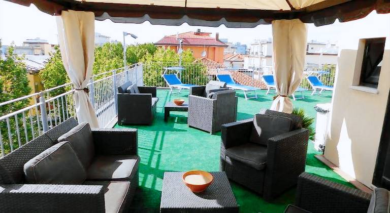 Lovely serviced apartment with patio | Next to the beach | Dogs allowed — photo 4