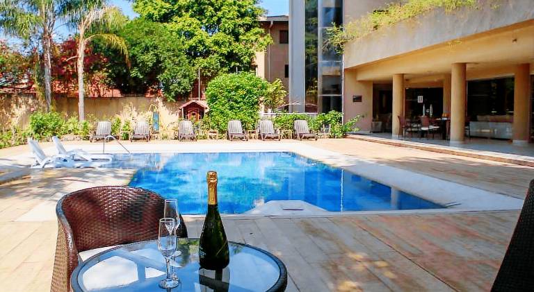 Nice serviced apartment with yard, patio & pool | Pet-friendly — photo 2