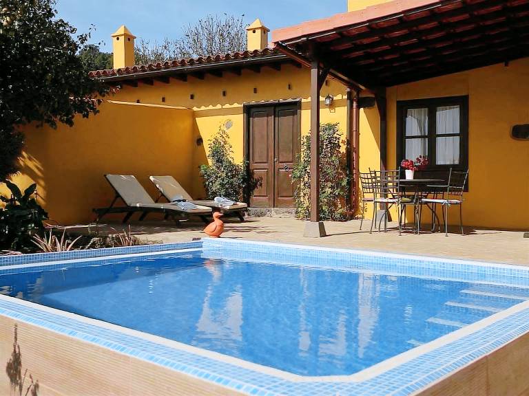 Mit Schwimmbad nur f&uuml;r Erwachsene