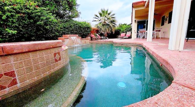 Vacation home with hot tub & pool | Pets are welcome — photo 5