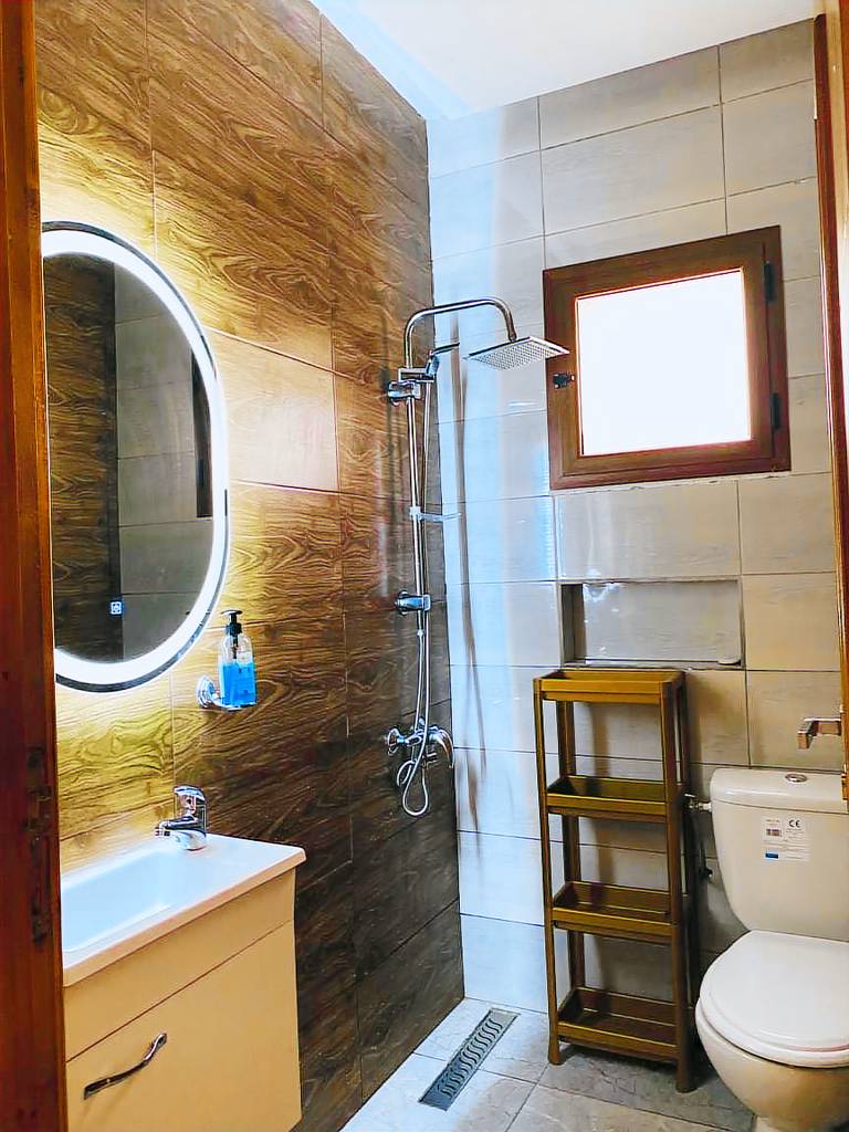 Villa with patio, barbecue & private pool | Pets allowed — photo 4