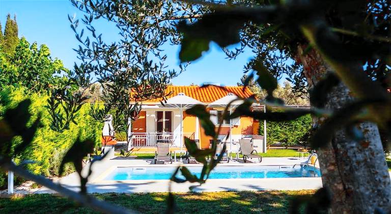 House with private pool, grill & terrace — photo 5