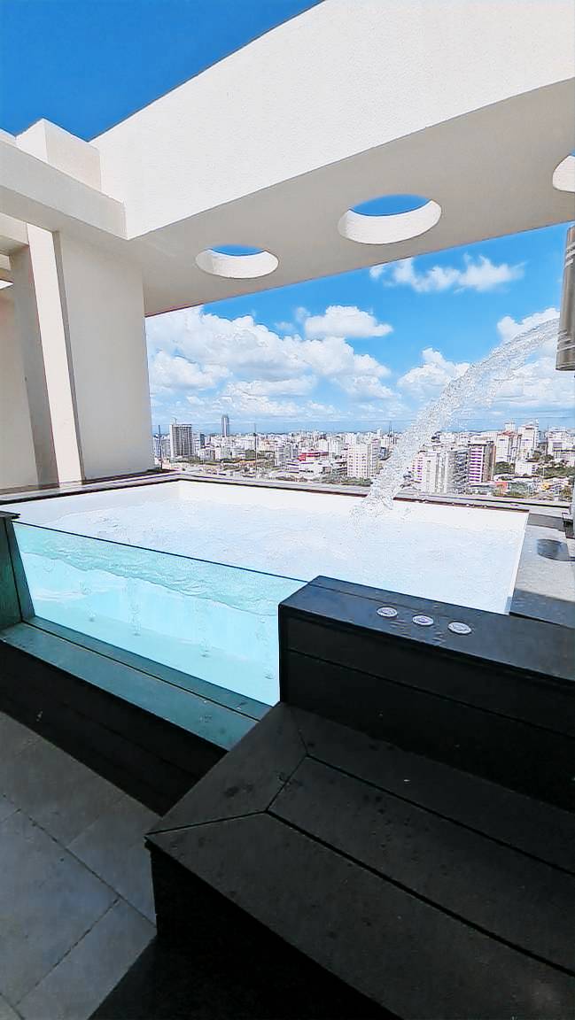 Miraculus Penthouse mit privatem Whirlpool