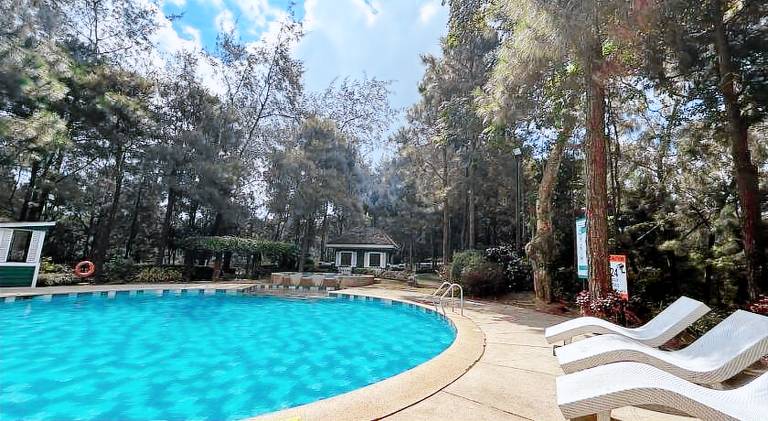Vacation home with pool | Pets are welcome — photo 2
