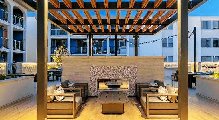 Holiday apartment with hot tub & pool — photo 3