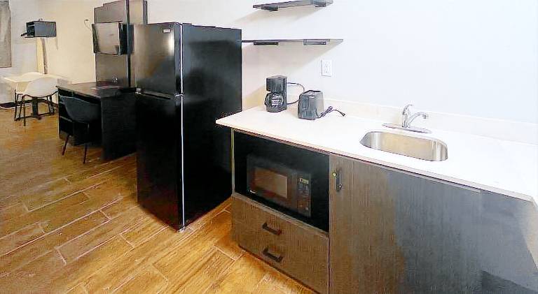 Studio 6 Suites Hurricane, WV — photo 3
