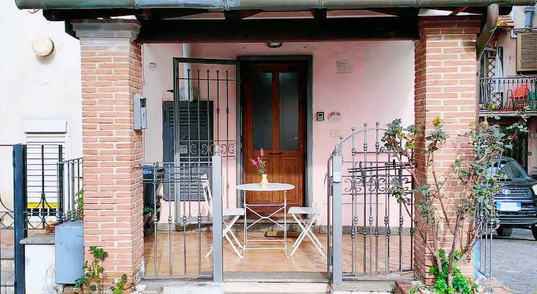 Holiday apartment with 1 room for 3 persons in Bracciano