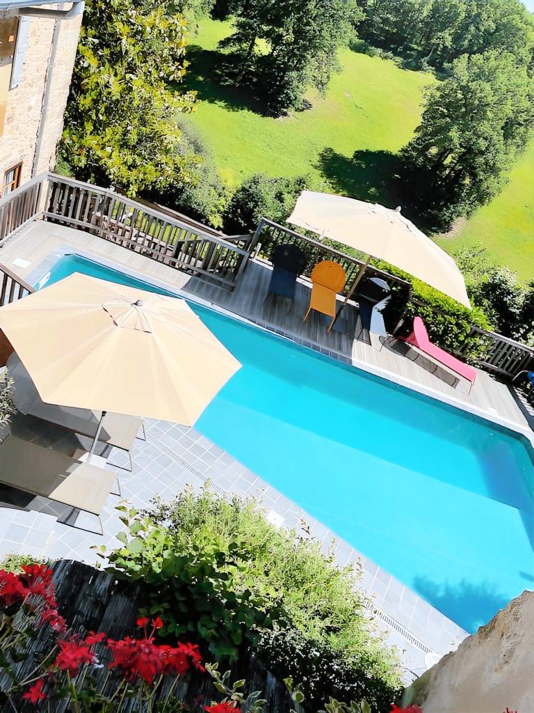 Cottage "Le Pentadou – Le Patio" with Shared Pool, Private Terrace, and Wi-Fi in Figeac