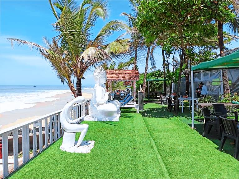 Nasya Beachside Cottages — photo 4
