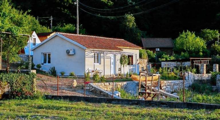 hiša Virpazar
