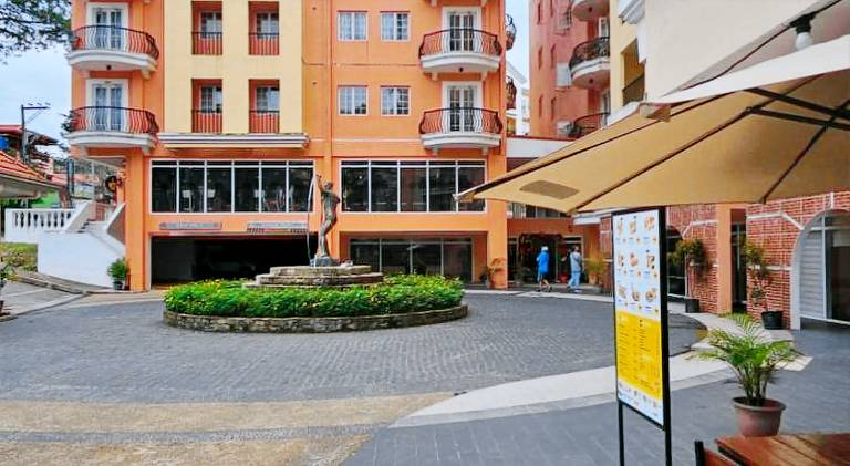 Serviced apartment with terrace | Pet-friendly — photo 3