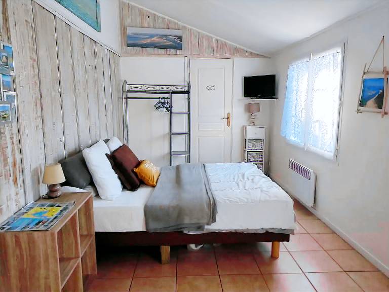 Les Cigales du Bassin in Gujan-Mestras: Private Fenced Garden, Pet-Friendly, Wi-Fi — photo 4