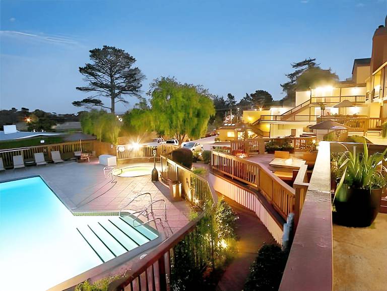 Mariposa Inn and Suites in Monterey, CA