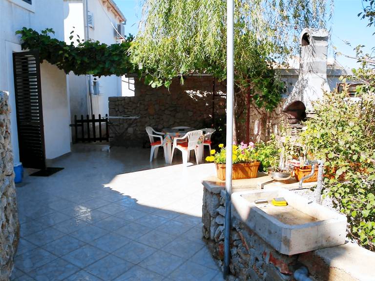 Studio flat with terrace Veli Lošinj, Lošinj (AS-19798-a) in Mali Losinj