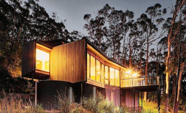 House  Eaglehawk Neck