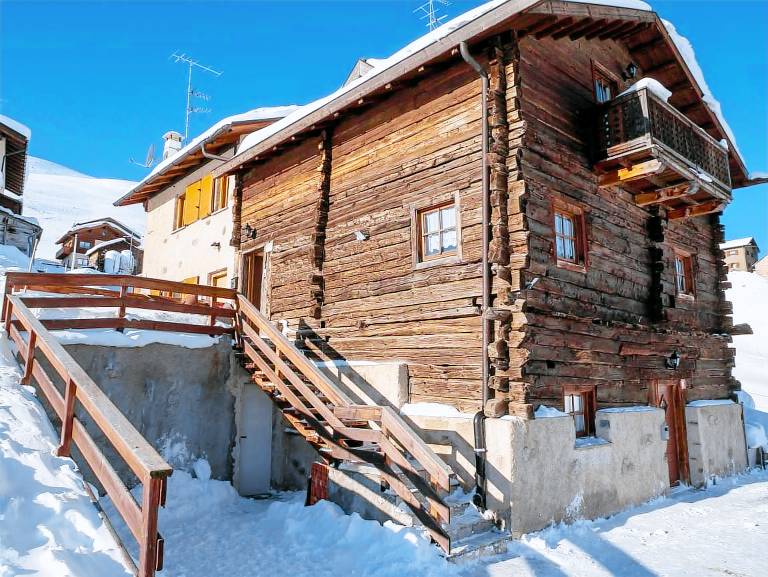 Beautiful apartment | Mountain view | Close to the ski | Pets allowed in Livigno
