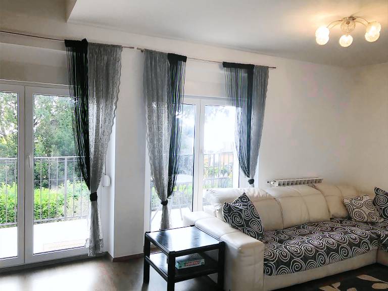 Fully equipped rental apartment with barbecue, yard & terrace | Sea view | Beach nearby | Pets allowed — photo 2