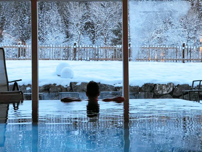 Family-oriented rental apartment with pool, sauna & hot tub | Dogs allowed — photo 5