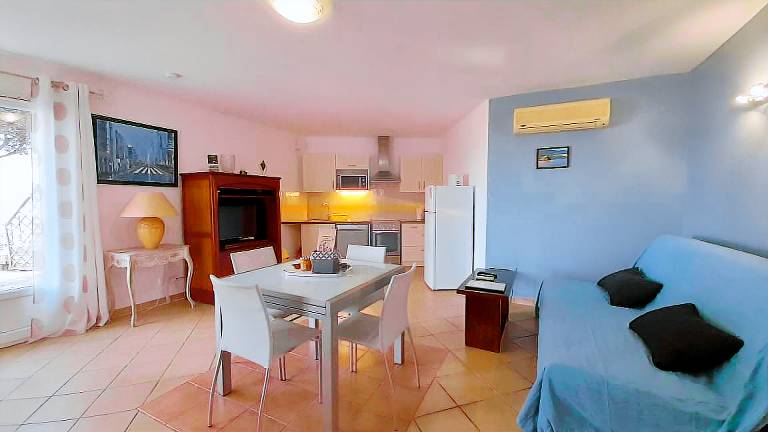 Rental apartment with garden & BBQ | Garden view — photo 4