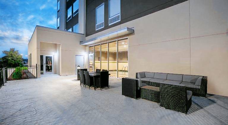 La Quinta Inn & Suites by Wyndham West Memphis — photo 3