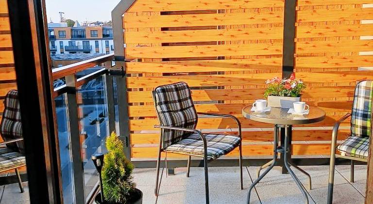 Beautiful holiday apartment with patio & pool | Close to the beach | Pet-friendly — photo 2