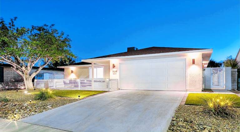 Single Story minutes from Summerlin with RV Parking & Dog Friendly — photo 5