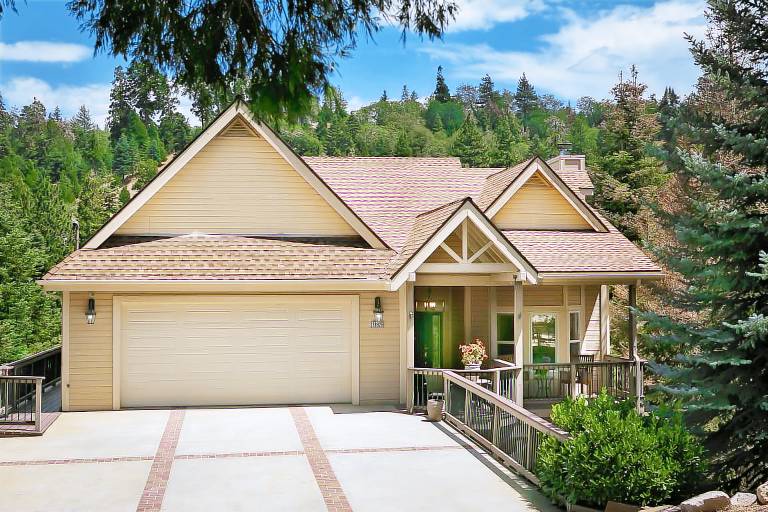 House  Cedar Glen