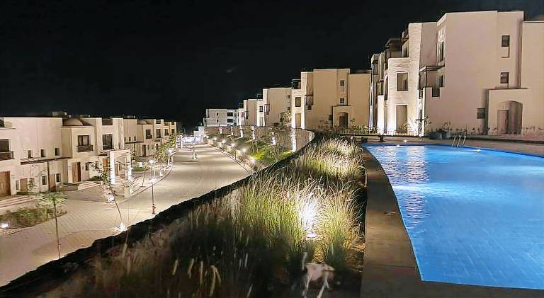 Villa with pool — photo 3