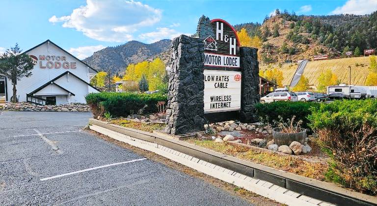 H&H Motor Lodge in Idaho Springs, CO