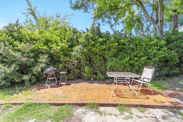 Cabin with terrace — photo 4