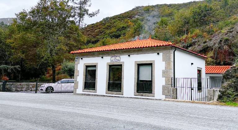 Vacation home with barbecue, patio & yard in Braga