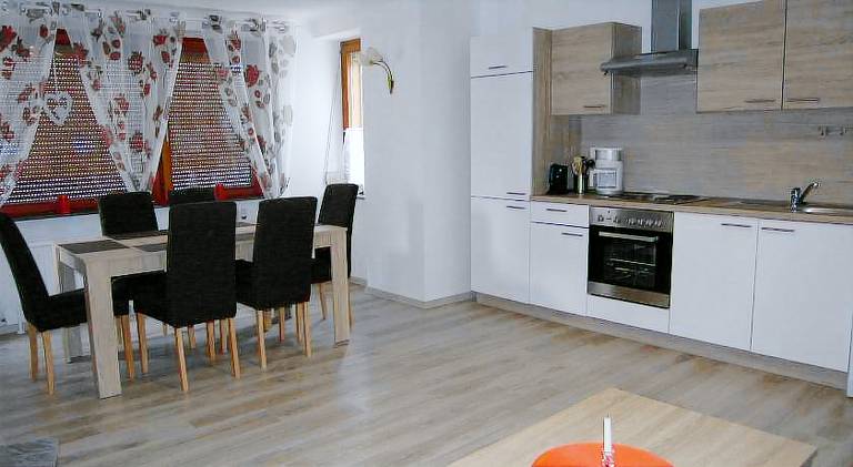 Holiday apartment with barbecue, yard & patio — photo 3