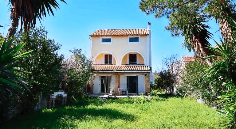 Villa with 4 rooms for 8 persons — photo 5