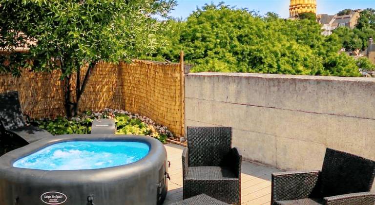 Holiday apartment with hot tub, patio & garden | Dogs allowed — photo 2