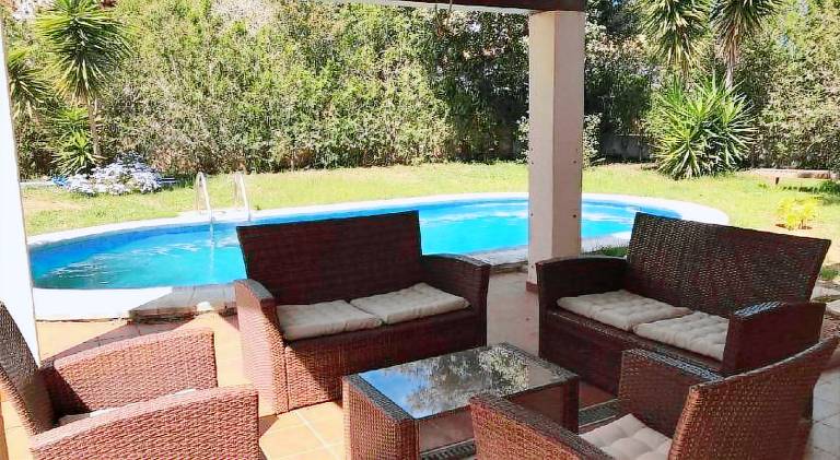 Vacation home with private pool, yard & grill — photo 4