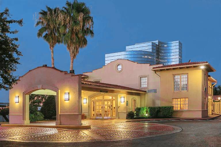 Quality Inn & Suites — photo 3