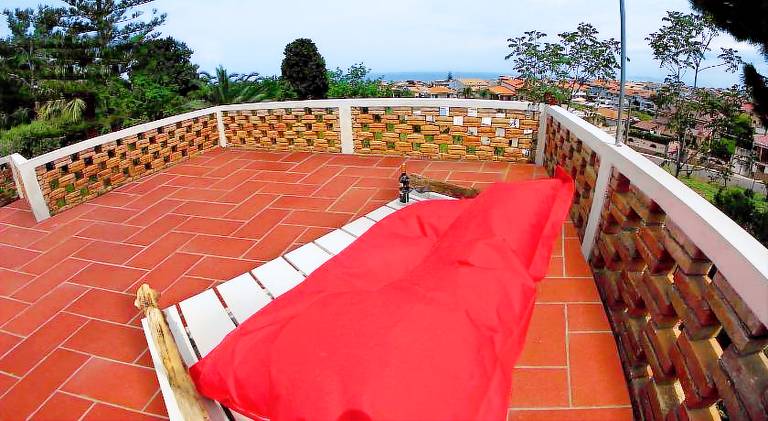 Serviced apartment with garden, patio & barbecue | Beach nearby | Pet-friendly — photo 3