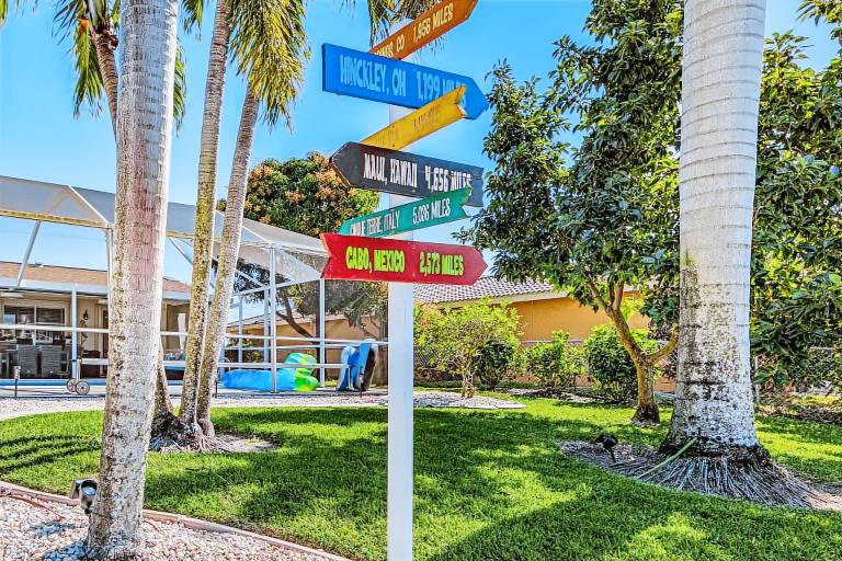 Family-friendly big vacation home with garden, private pool & barbeque | River view | Pet-friendly — photo 4