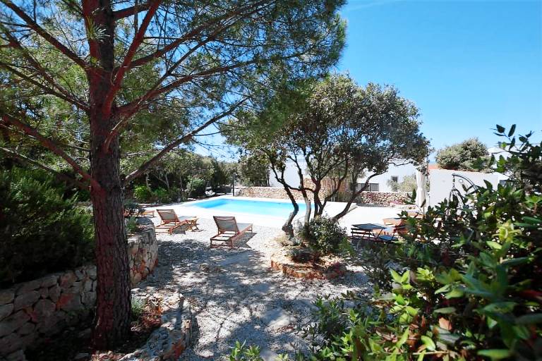 Vacation home with garden, terrace & barbecue | Pool view — photo 3