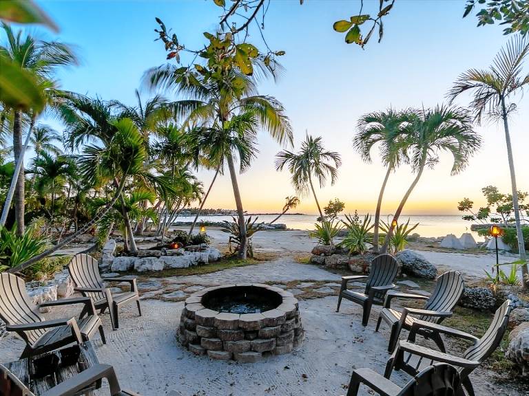 Sunsets in Paradise Gulf Front Pool Home, 22' Dock, Kayaks, Bikes & Paddleboards — photo 3