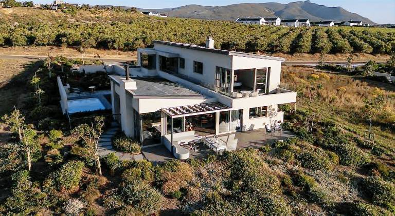 747 m&sup2; Villa