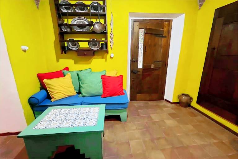 Family-oriented house with yard, BBQ & patio | City view | Dogs allowed — photo 4
