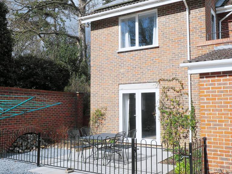 Cottage  Claxton
