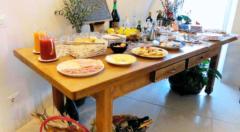 Farm with yard & barbecue — photo 3