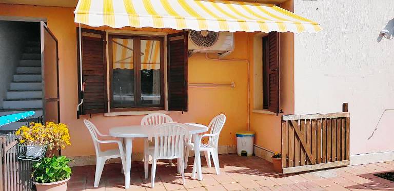 Holiday apartment with garden, terrace & private pool | Garden view — photo 5